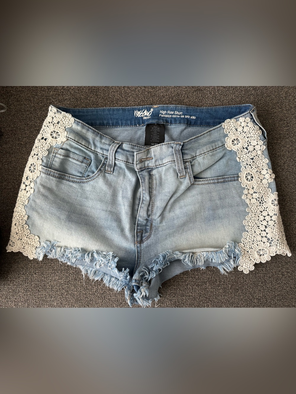 Mossimo Supply Co. Light  Denim High Rise Shorts Doily Lace Trim 14/32